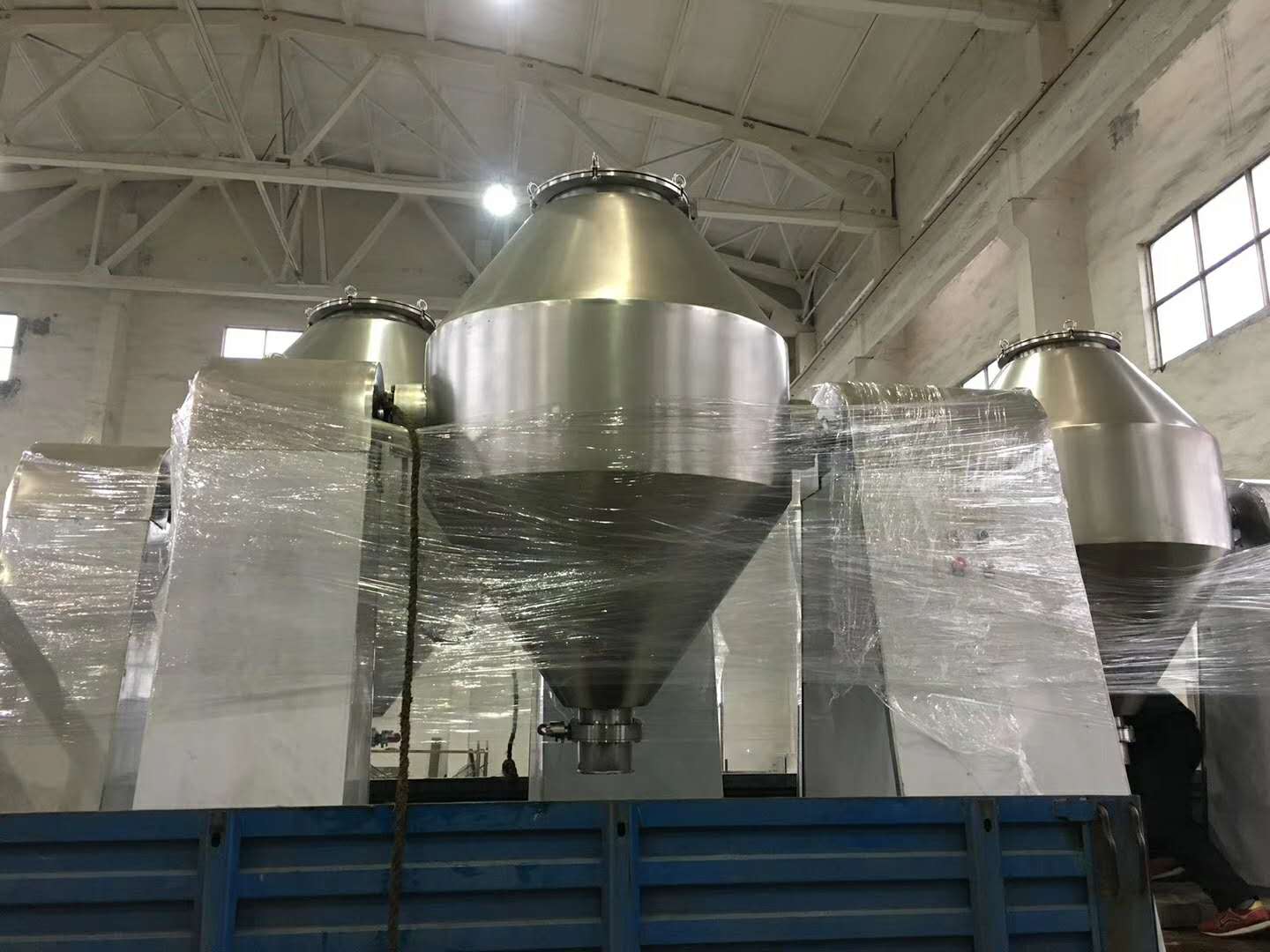 SZG雙錐回轉真空干燥機